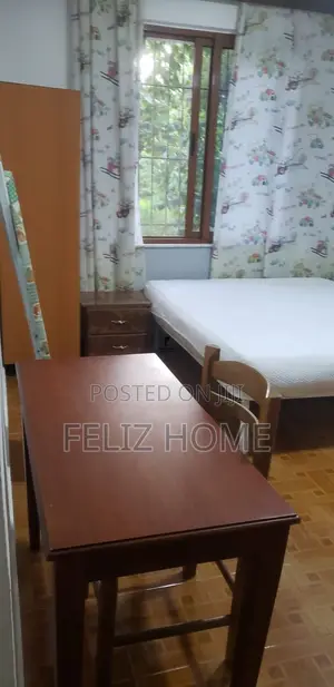 APARTAMENT ME QERA 2+1 ISH TREGU ELEKTRIK 50.000 LEKE