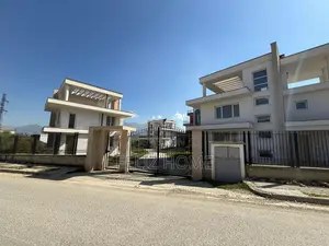 SHITET VILE INDIVIDUALE KATESHE MJULL-BATHORE 670.000 EURO