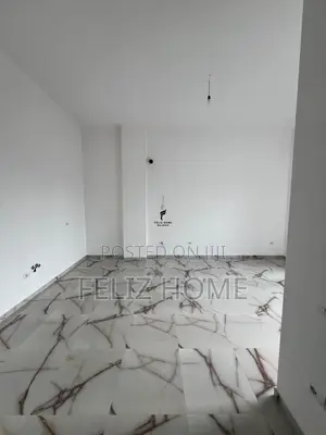 ZYRE ME QERA 106 M2 RRUGA E BARRIKADAVE 100.000 LEKE