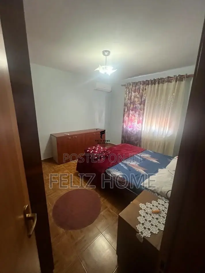 APARTAMENT ME QERA 1+1 XHAMLLIK 45.000 LEKE