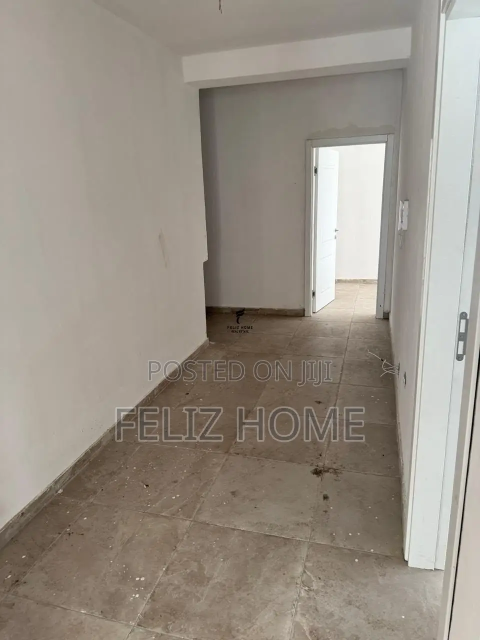 ZYRE ME QERA 145 M2 RRUGA E DURRESIT 120.000 LEKE