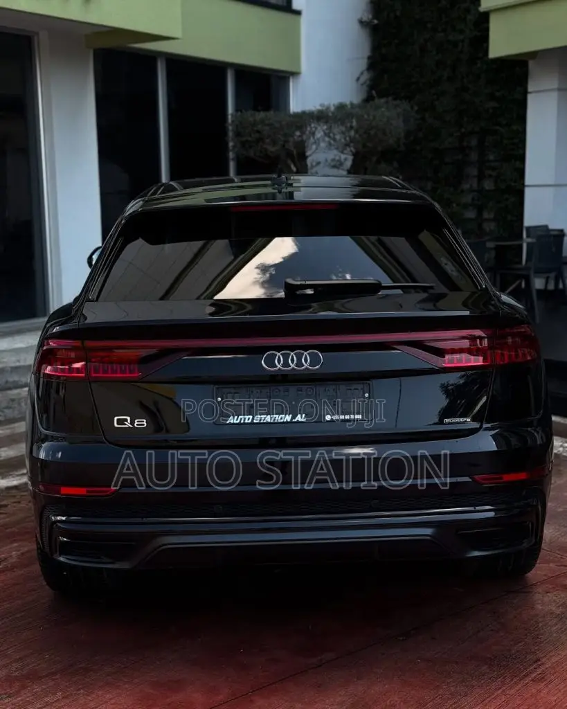 Audi Q8
