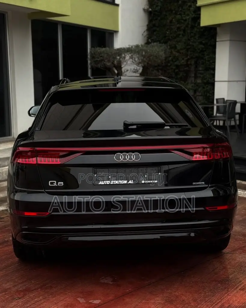 Audi Q8