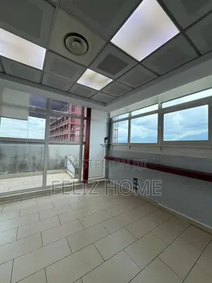 ZYRE ME QERA 450M2 RRUGA E KAVAJES 6000 EURO