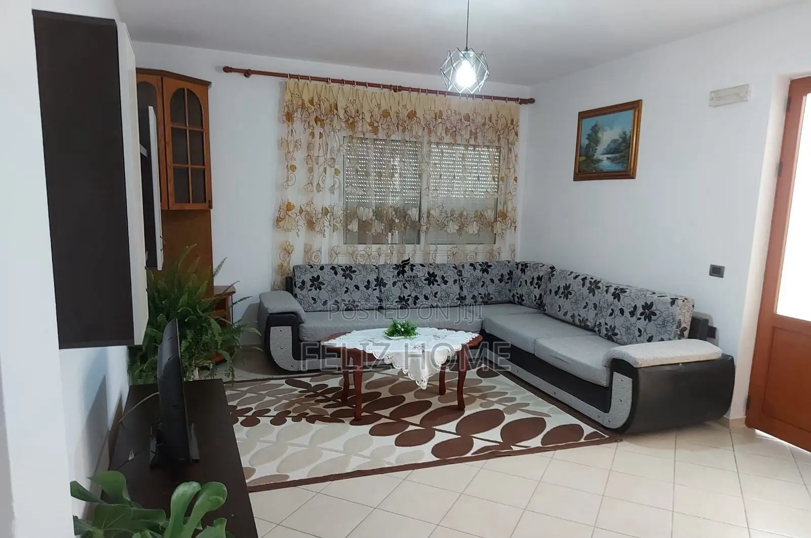 APARTAMENT ME QERA 2+1 STACIONI I TRENIT 50.000 LEKE