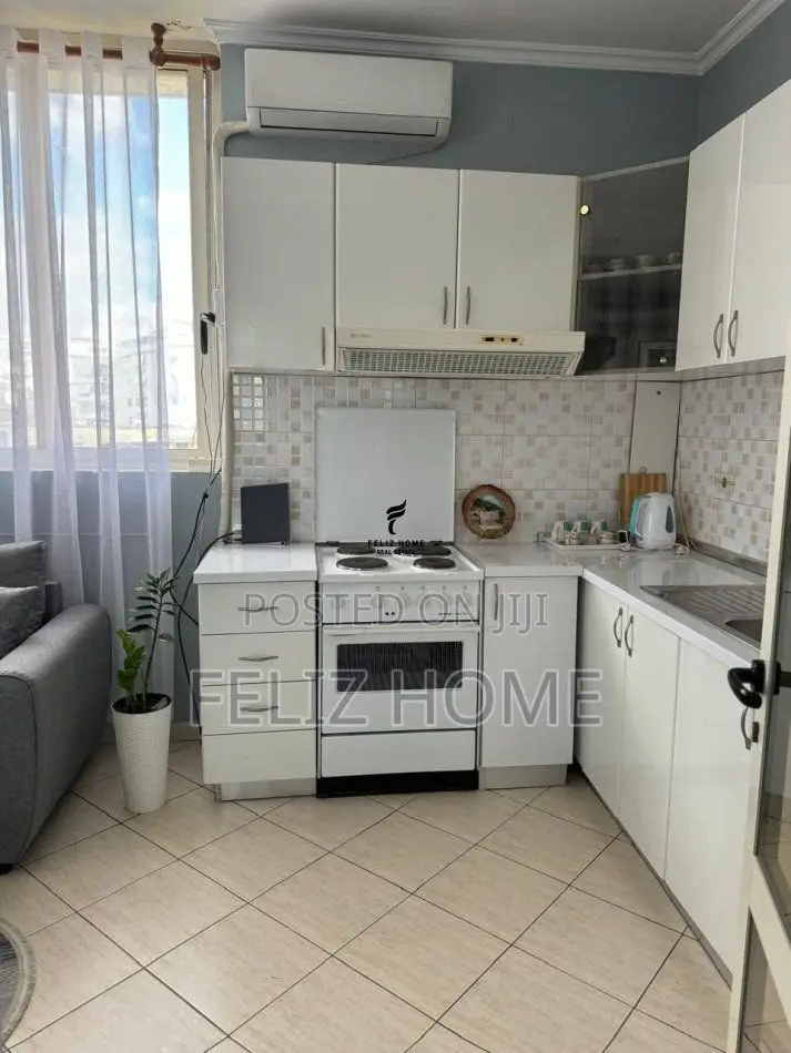 APARTAMENT ME QERA 1+1 RRUGA E DURRESIT 50.000 LEKE