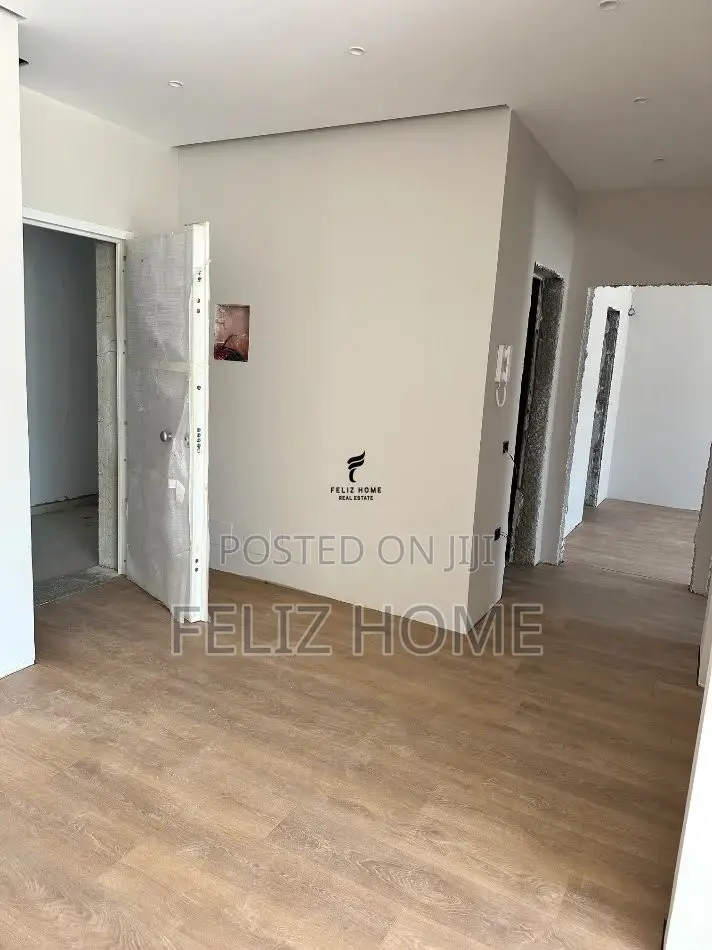 ZYRE ME QERA 117 M2 KOMUNA E PARISIT 1.850 EURO