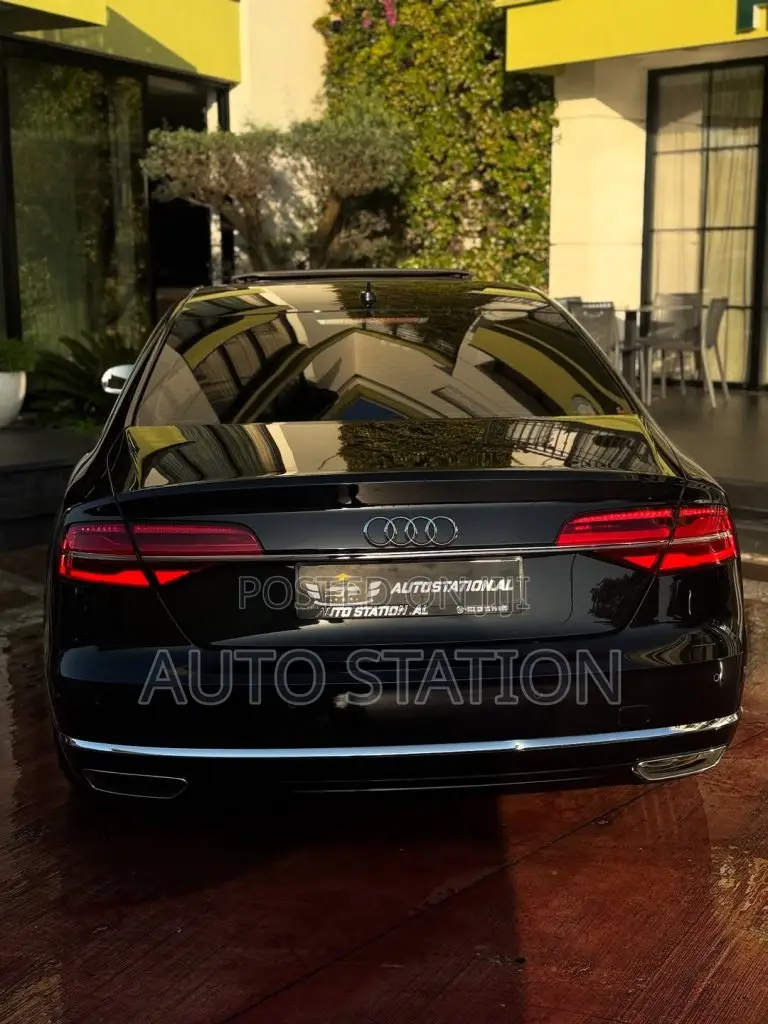 SHITET Audi A8
