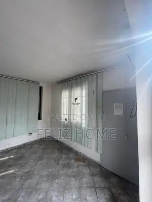 KAPANON ME QERA 560 M2 AUTOSTRADA TIRANE-DURRES 3.900 EURO
