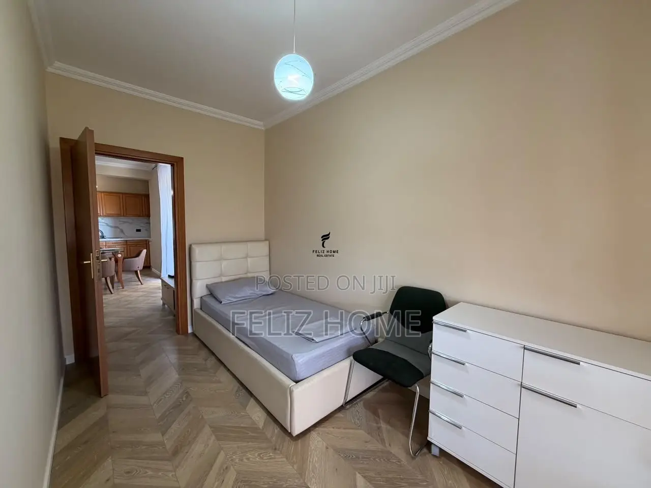 APARTAMENT ME QERA 4+1 ISH EKSPOZITA 130.000 LEKE