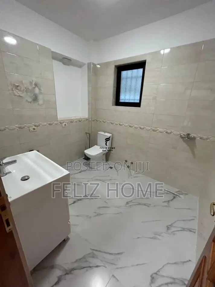 ZYRE ME QERA 120 M2 PAZARI I RI 100.000 LEKE