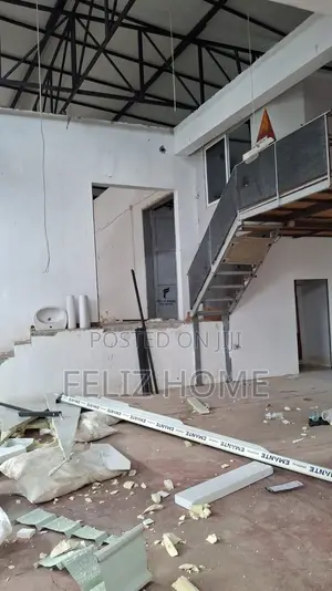 MAGAZINE ME QERA 500M2 KOMBINAT 2.500 EURO