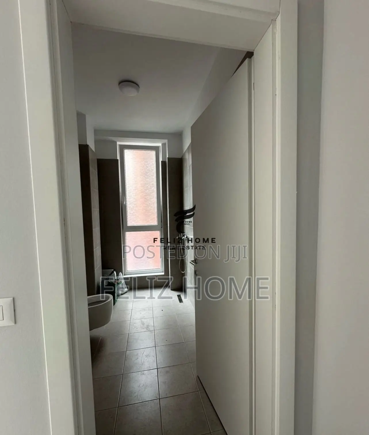 ZYRE ME QERA 120 M2 STACIONI TRENIT 1.500 EURO