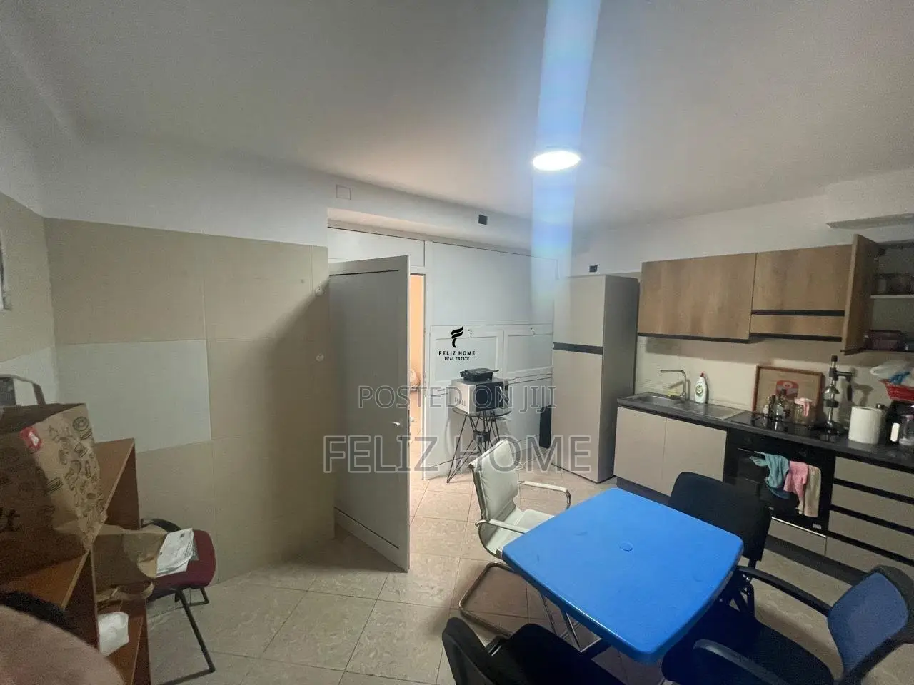ZYRE ME QERA 163M2 PAZARI I RI 1.600 EURO