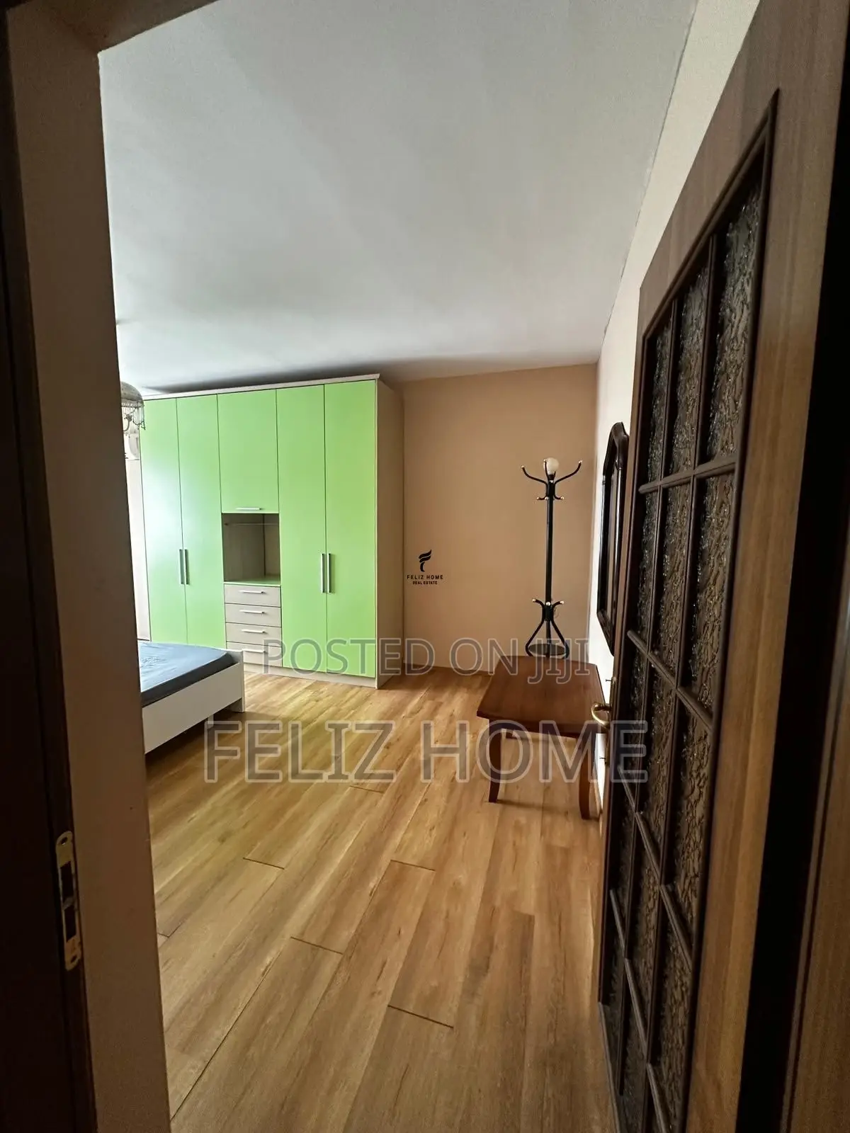 APARTAMENT ME QERA 2+1 RRUGA KONGRESI I MANASTIRIT 50.000 LEKE