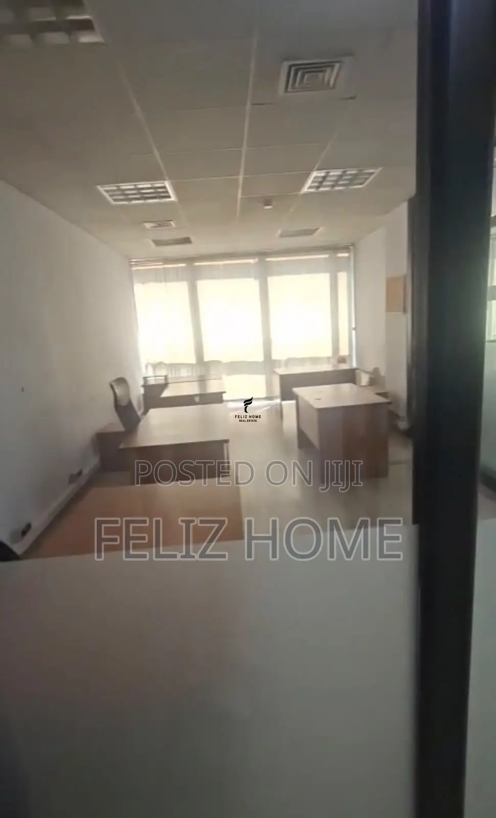 ZYRE ME QERA 275M2 QENDER 4.950 EURO