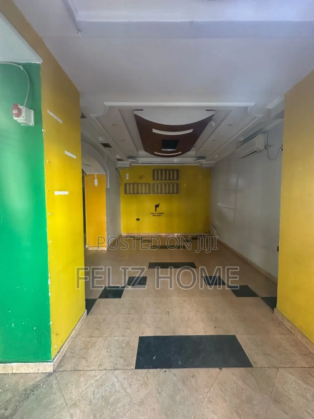 DYQAN ME QERA 52M2 BULEVARDI BAJRAM CURRI 150.000 LEKE