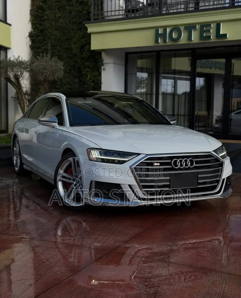 Audi S8