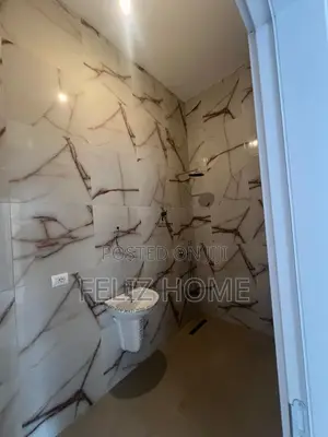 ZYRE ME QERA 106 M2 RRUGA E BARRIKADAVE 100.000 LEKE