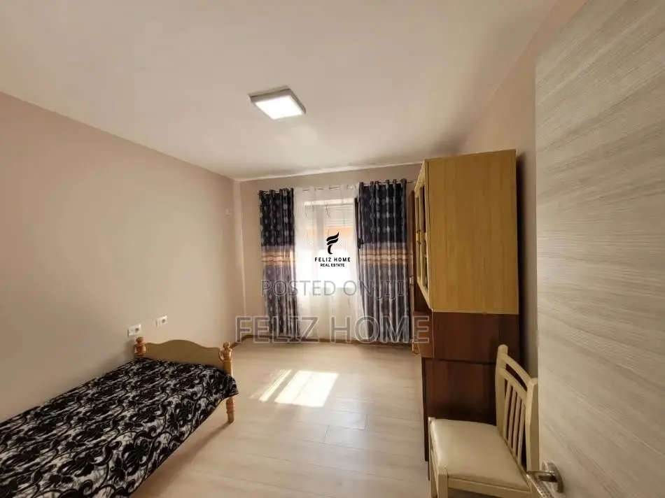APARTAMENT ME QERA 2+1 MYSLYM SHYRI 650 EURO
