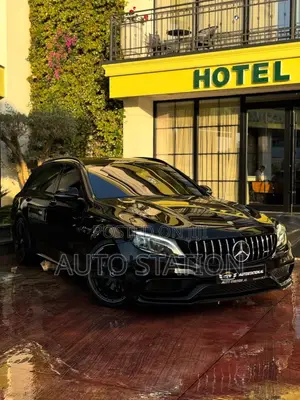 Mercedes Benz C63 AMG