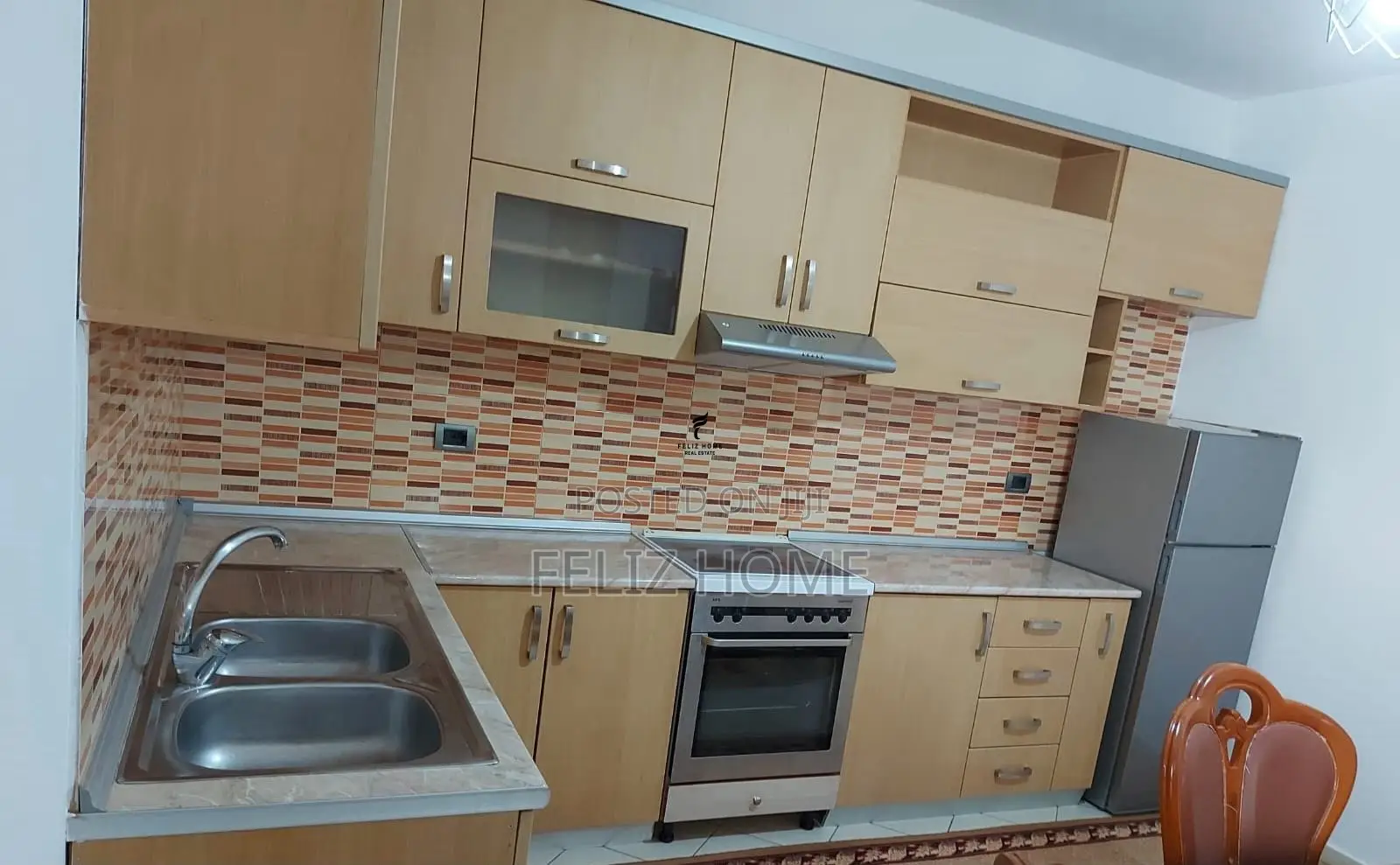 APARTAMENT ME QERA 2+1 STACIONI I TRENIT 50.000 LEKE