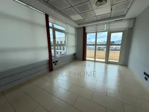 ZYRE ME QERA 450M2 RRUGA E KAVAJES 6000 EURO