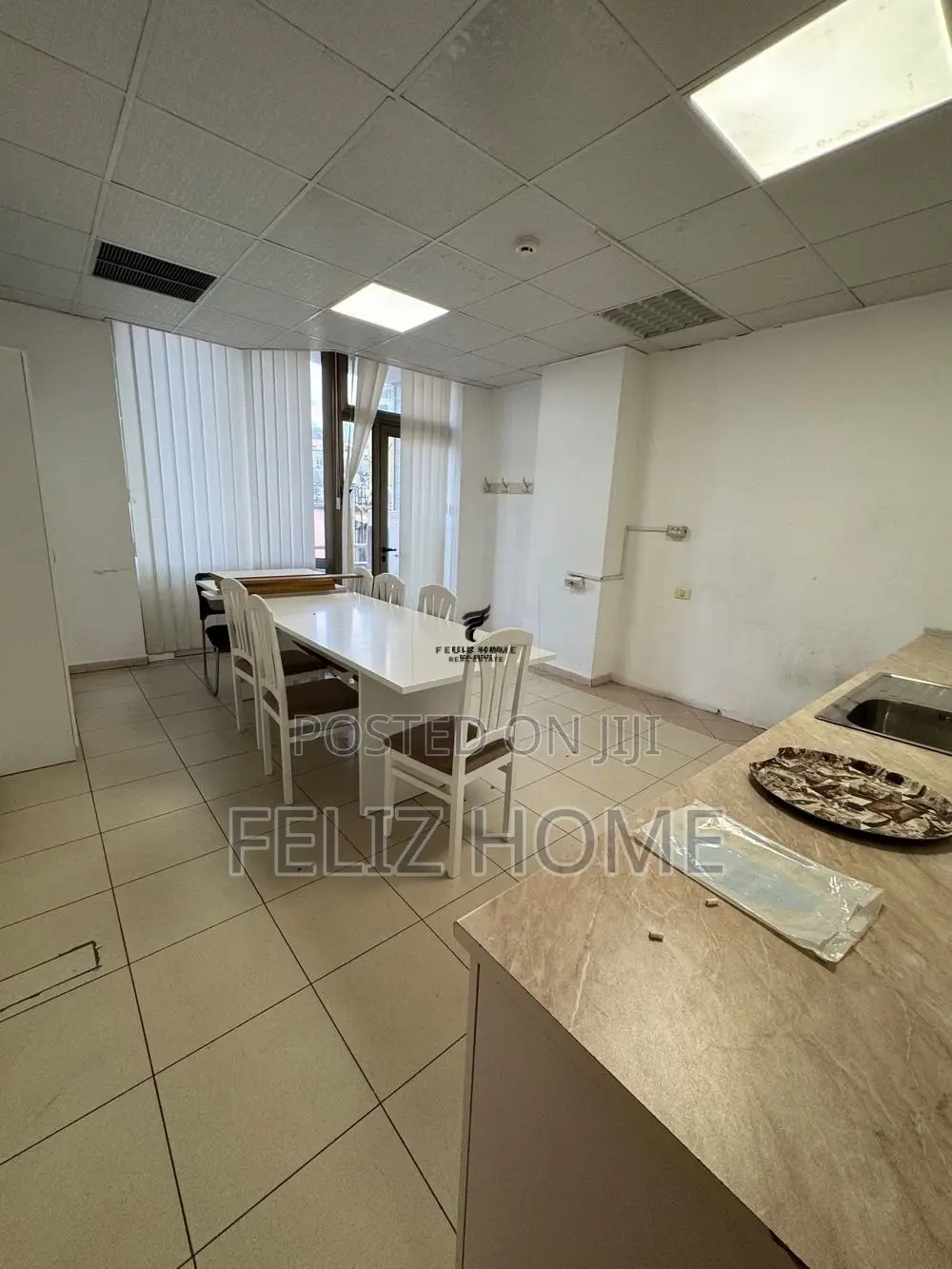 ZYRE ME QERA 200 M2 BLLOK 300.000 LEKE