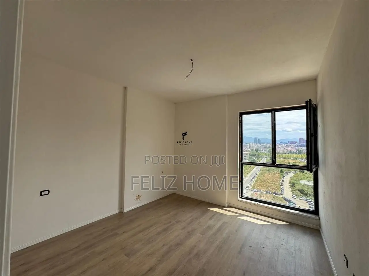 SHITET APARTAMENT 2+1 ISH FUSHA AVIACIONIT 180.000 EURO