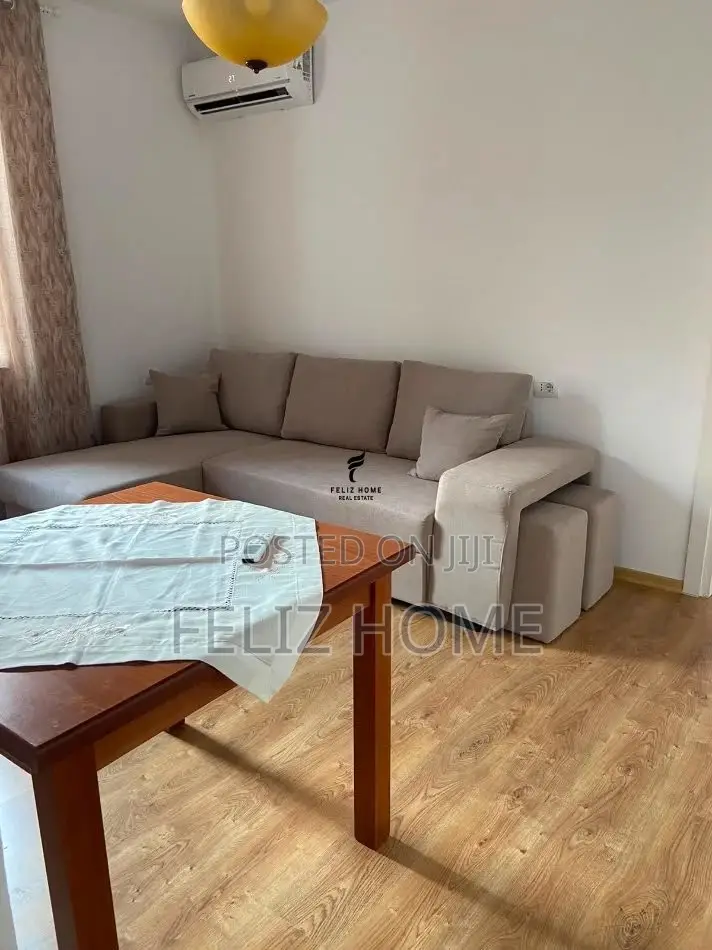 APARTAMENT ME QERA 1+1 QENDER 65.000 LEKE