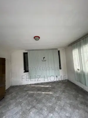 KAPANON ME QERA 560 M2 AUTOSTRADA TIRANE-DURRES 3.900 EURO