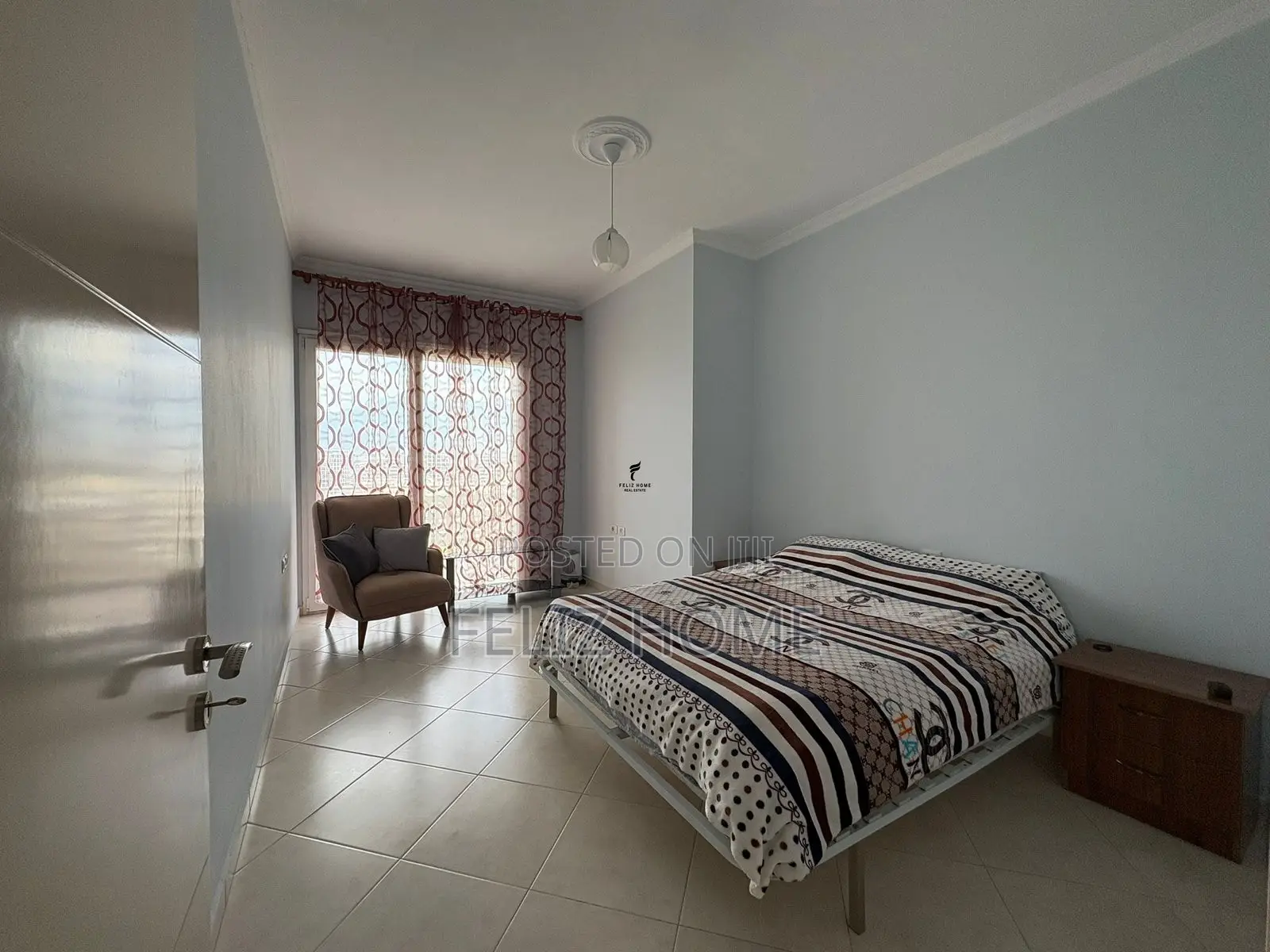 SHITET APARTAMENT 2+1 KOPSHTI BOTANIK 275.000 EURO