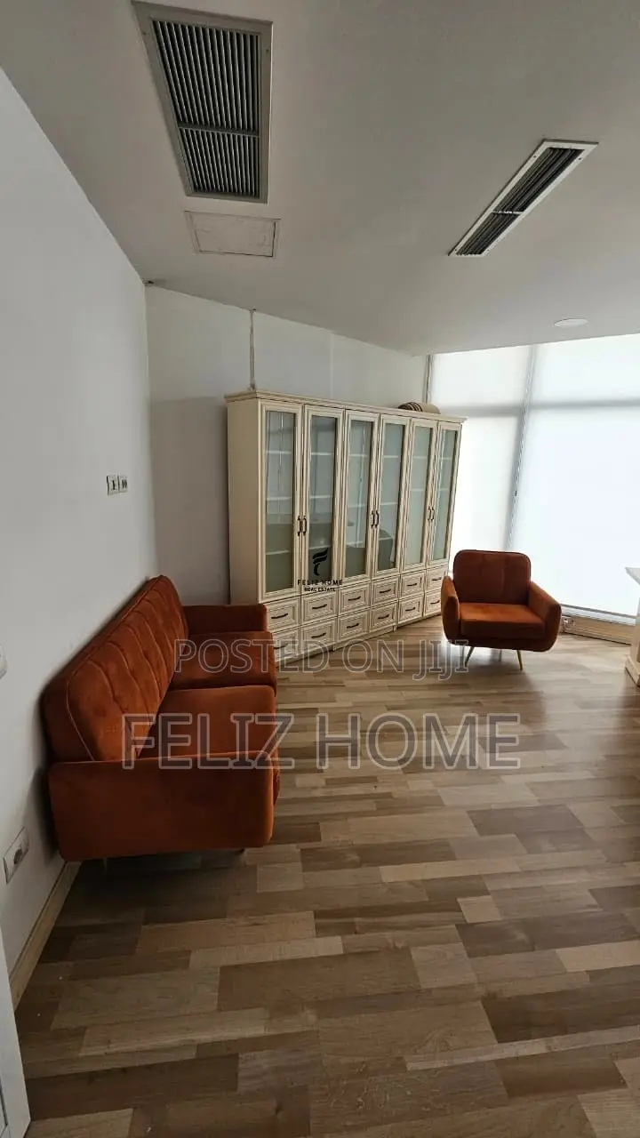 ZYRE ME QERA 260 M2 LIQENI ARTIFICIAL 300.000 LEKE