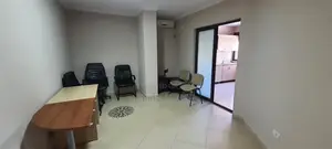 ZYRE ME QERA 160 M2 RRUGA E KAVAJES 130.000 LEKE