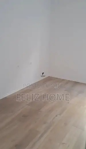 APARTAMENT ME QERA 2+1 UNIVERS CITY 40.000 LEKE