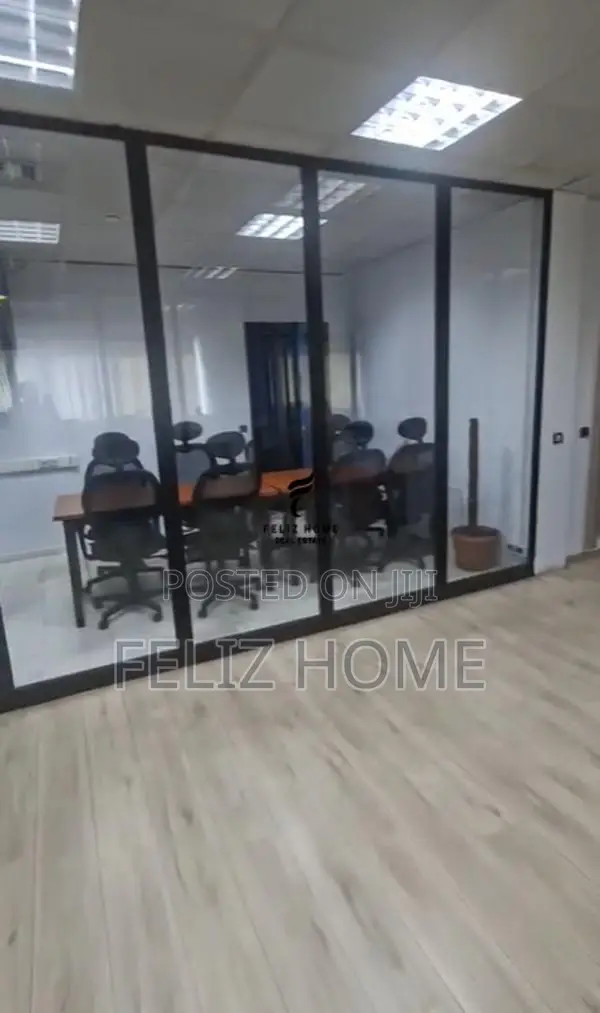 ZYRE ME QERA 275M2 QENDER 4.950 EURO