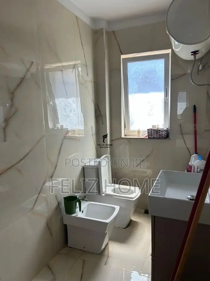 APARTAMENT ME QERA 2+1+2 RRUGA FORTUZI 55.000 LEKE