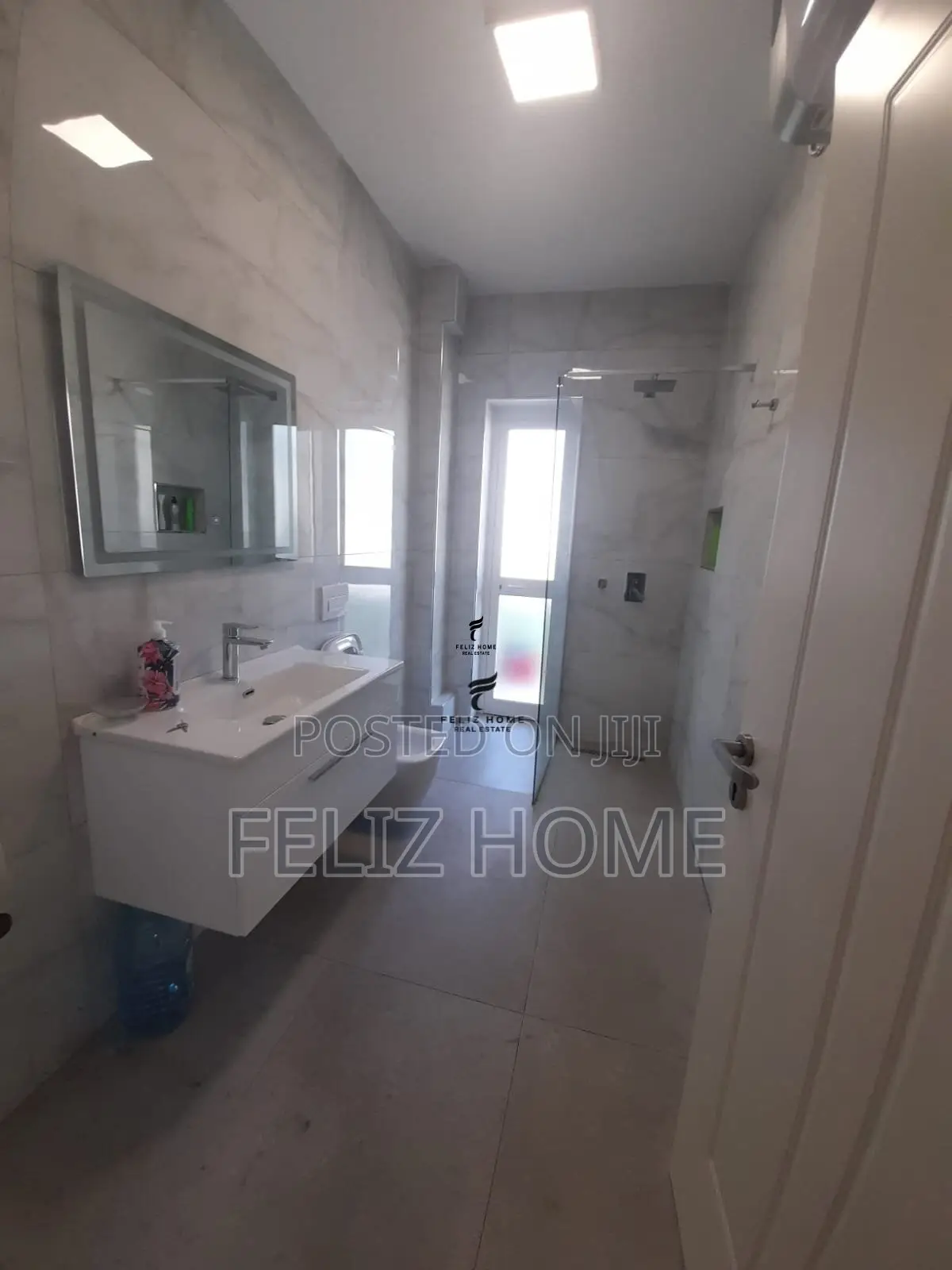 ZYRE ME QERA 180 M2 SHESHI WILLSON 2000 EURO