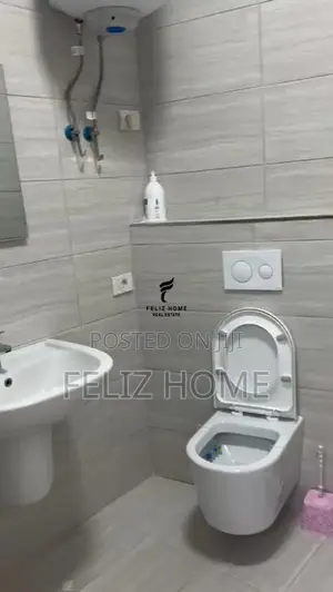 ZYRE ME QERA 122 M2 RRUGA E DURRESIT 150.000 LEKE