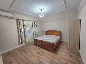 APARTAMENT ME QERA 3+1+2 FUSHA E AVIACIONIT 800 EURO