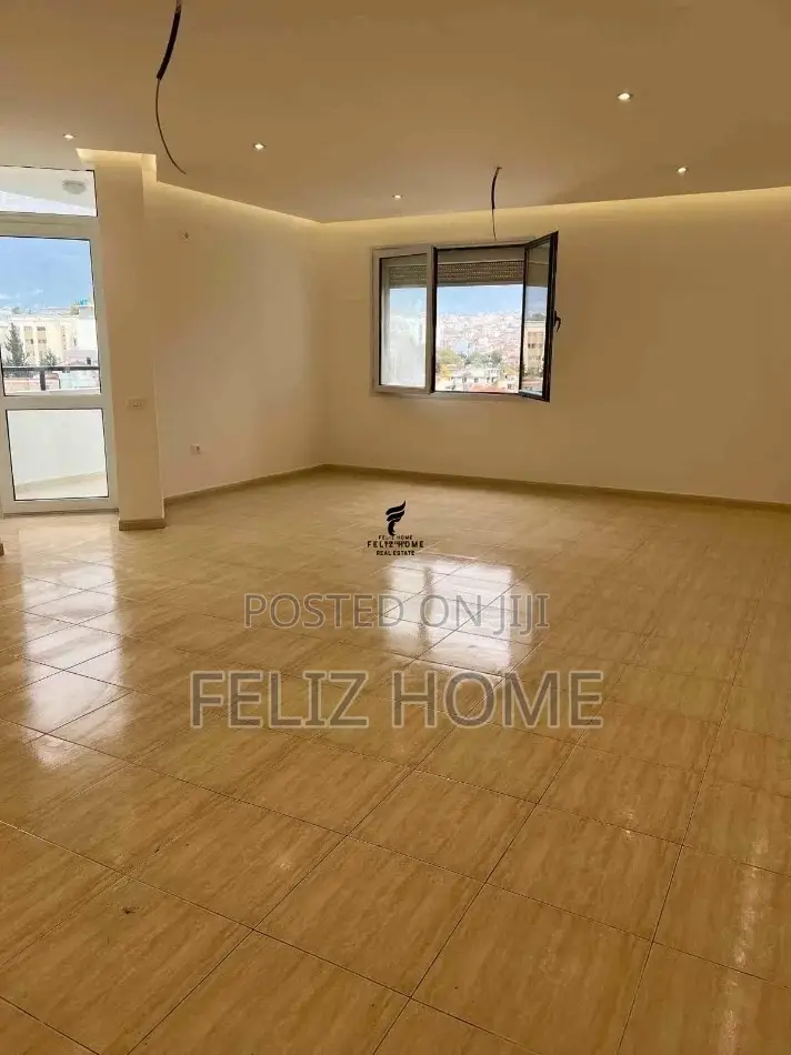 ZYRE ME QERA 190 M2 RRUGA E ELBASANIT 200.000 LEKE