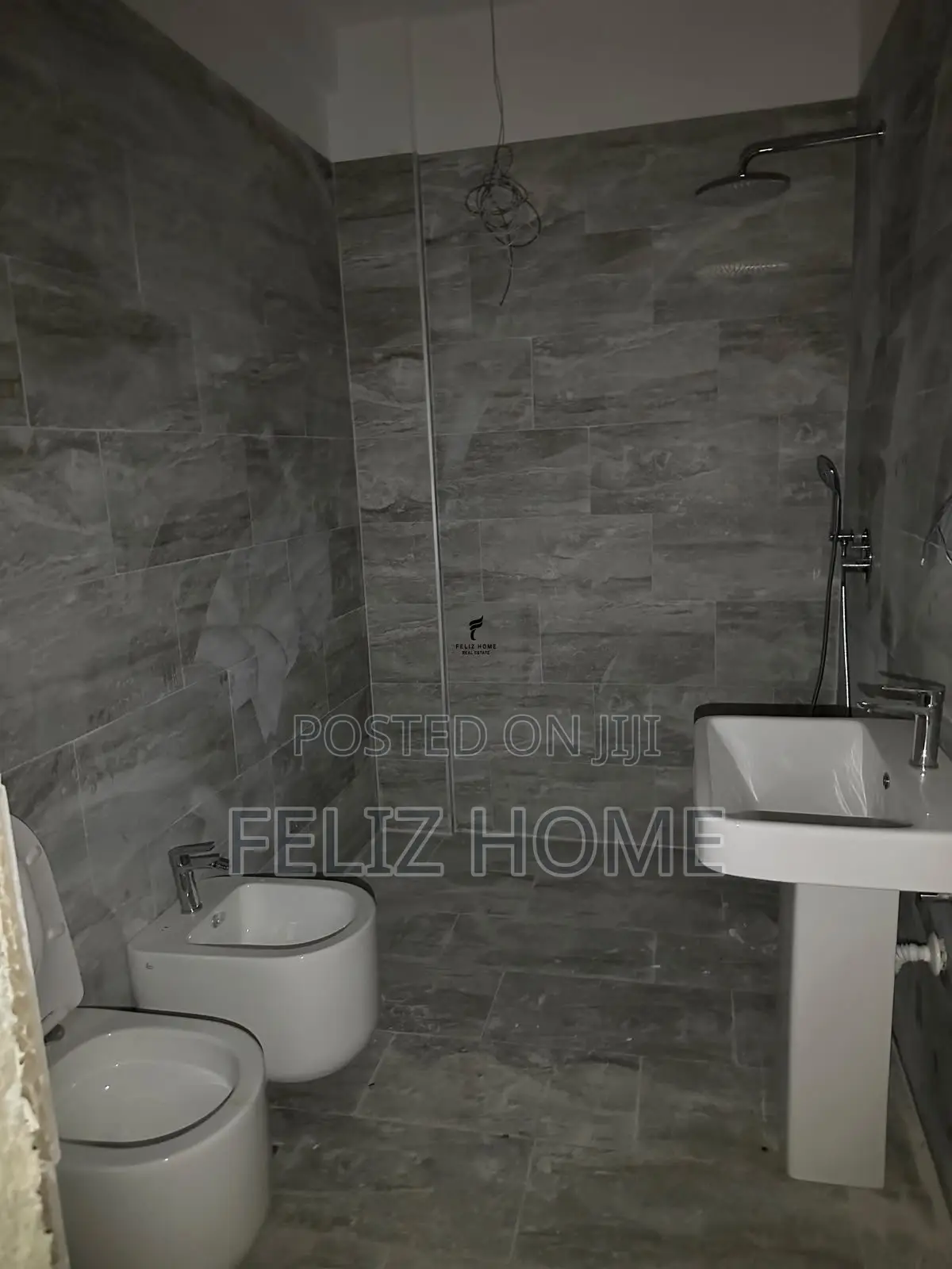 ZYRE ME QERA 110 M2 KOMUNA E PARISIT 100.000 LEKE