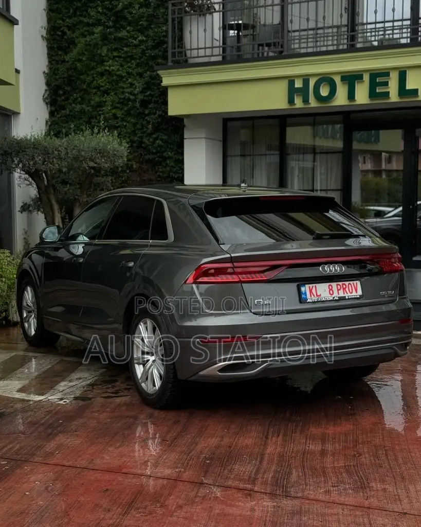 Audi Q8