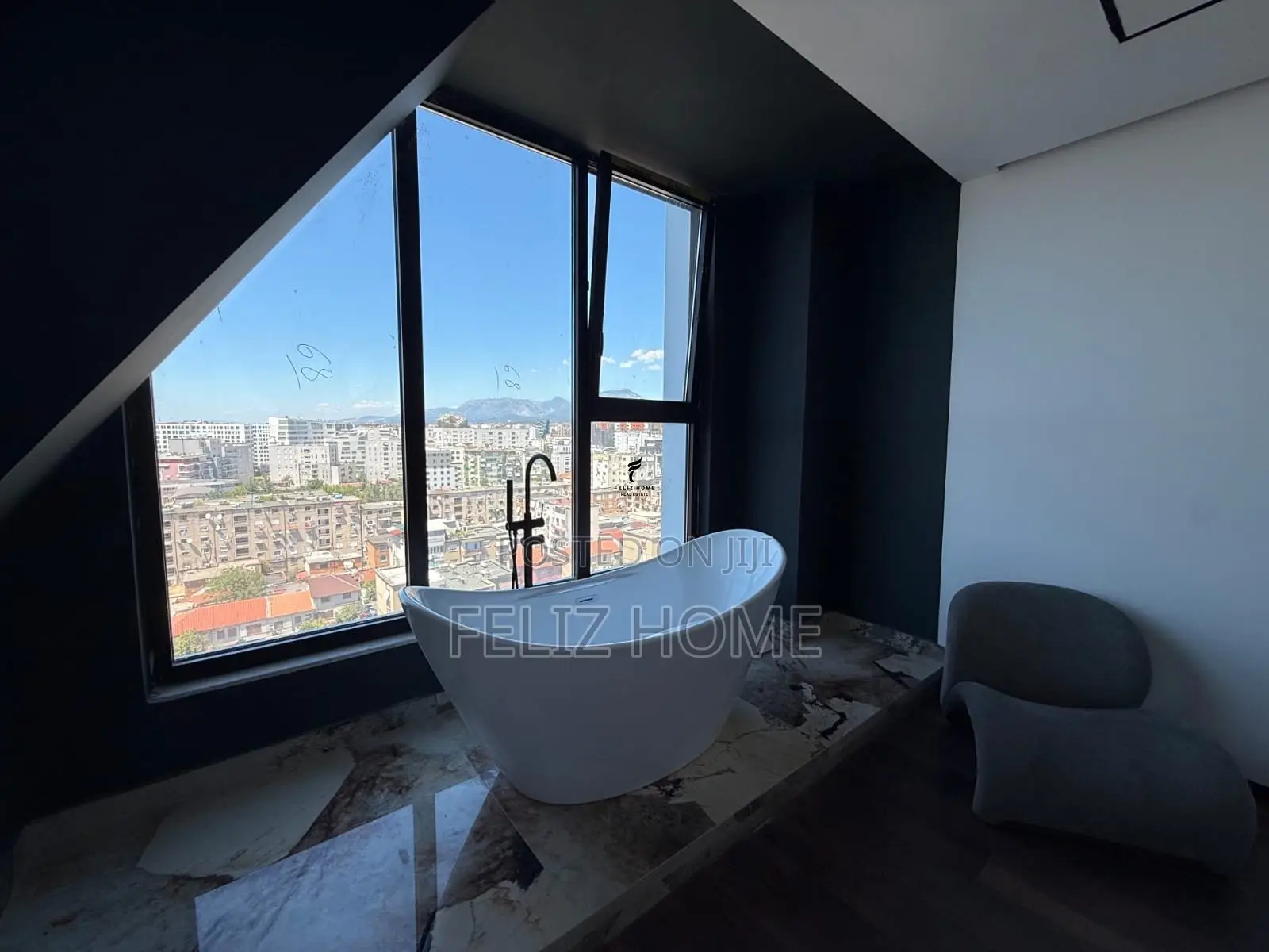 SHITEN 2 GARSONIERE RRUGA R KAVAJES 295.000 EURO