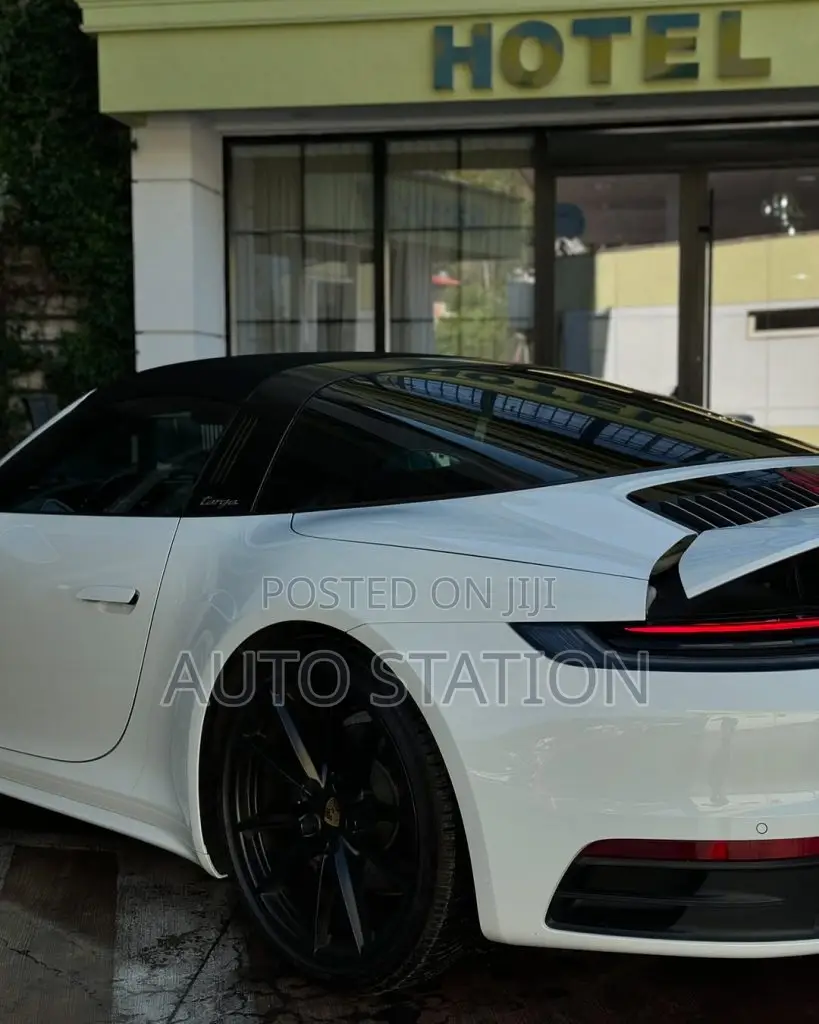 Porsche 911 (922)