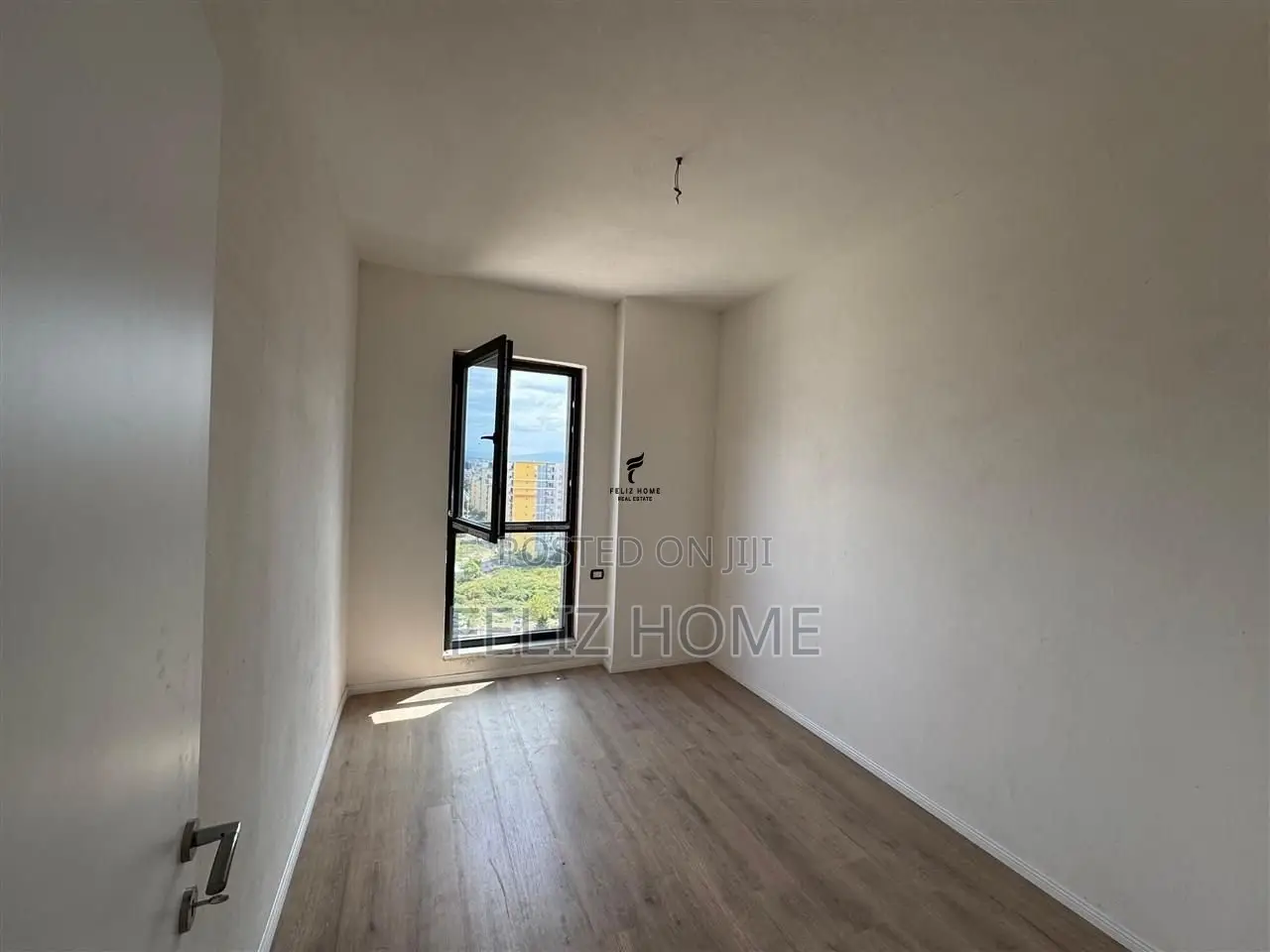SHITET APARTAMENT 2+1 ISH FUSHA AVIACIONIT 180.000 EURO
