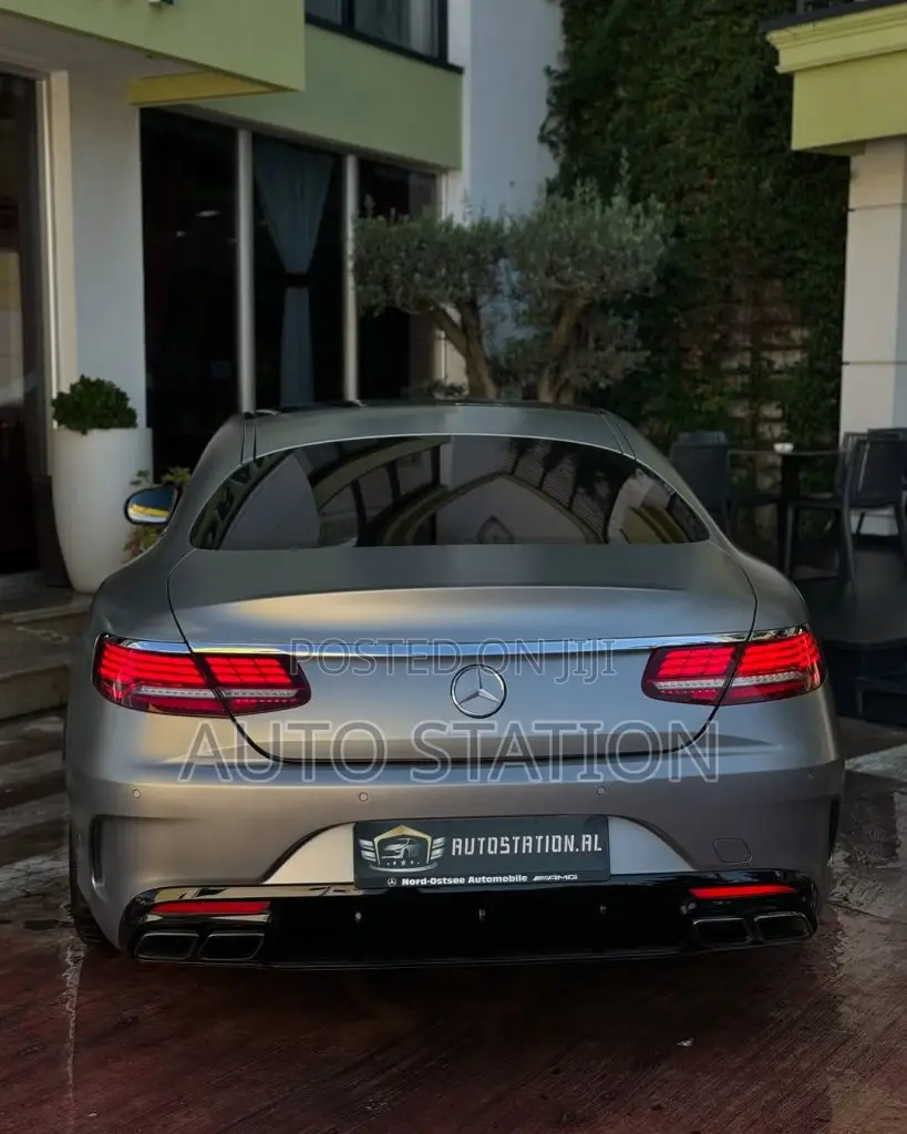 Mercedes Benz S63 Coúpe