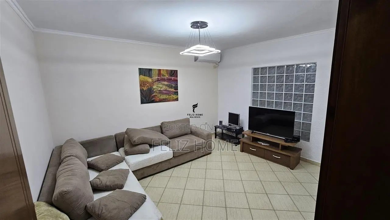 APARTAMENT ME QERA 2+1 STACIONI TRENIT 55.000 LEKE
