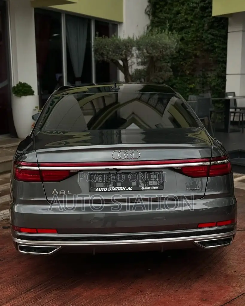AUDI A8L