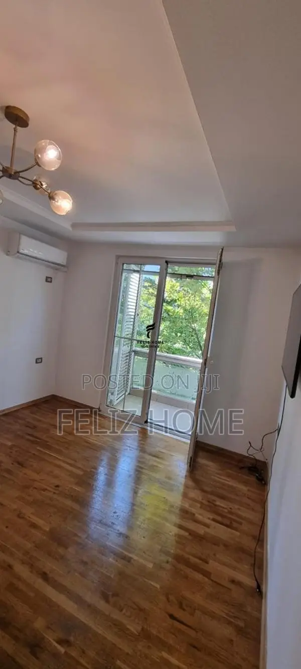 ZYRE ME QERA 90 M2 SHESHI WILLSON 900 EURO